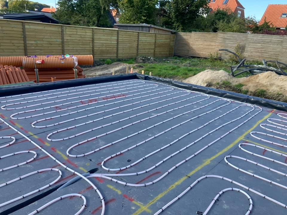 Installation af gulvvarme i ny bygningsfundament