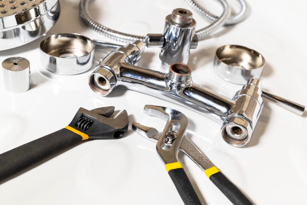 - Bové-Jessen VVS - adjustable wrenches and disassembled shower faucet 2023 11 27 05 13 18 utc - Hvad du bør vide om håndværkerfradrag på VVS-arbejde - Bové-Jessen VVS - adjustable wrenches and disassembled shower faucet 2023 11 27 05 13 18 utc - Hvad du bør vide om håndværkerfradrag på VVS-arbejde